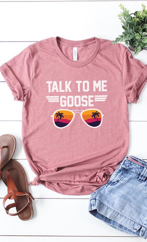 Talk To Me Goose T-Shirt in Mauve